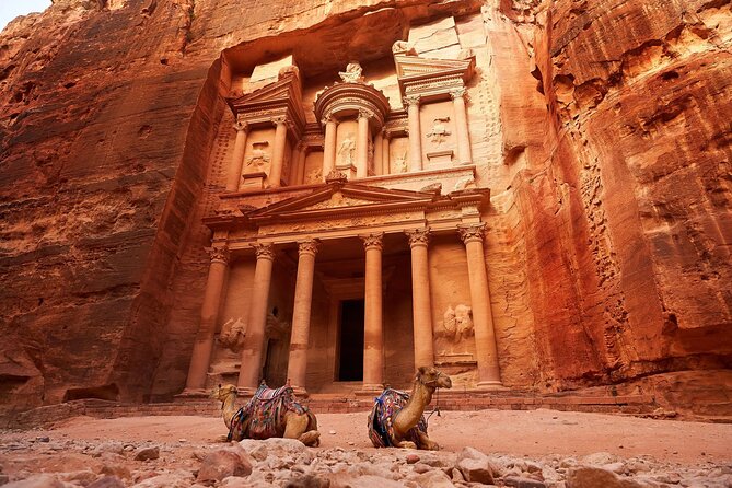 2 Days Petra Private Guided Tour - Day two: walking into the Rose-Red City