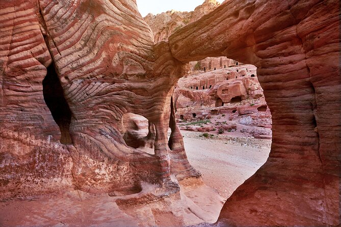 Day tour to Petra from Jerusalem - Lunch, walking, and the return from Petra