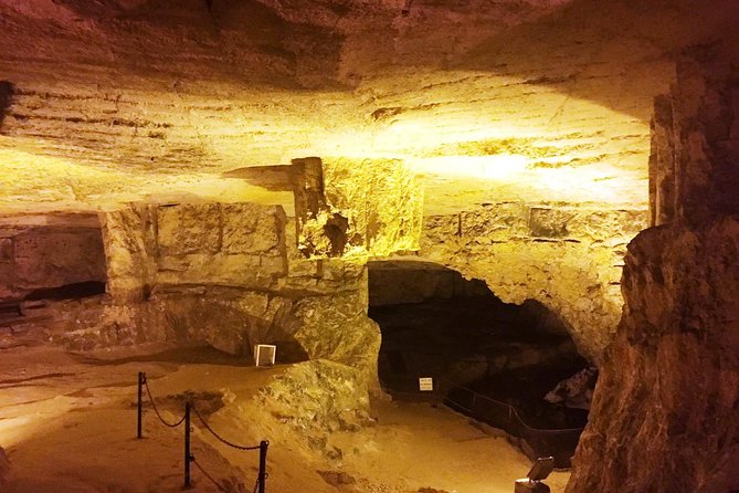 Discover the Secrets of the Underground Jerusalem with a private tour - Reading Jerusalem from the Southern Wall