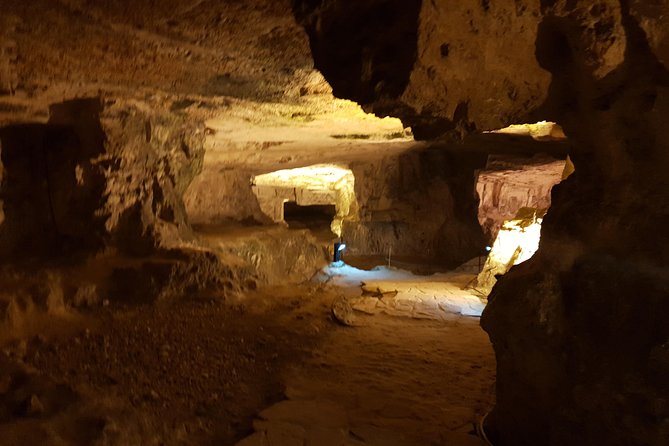 Discover the Secrets of the Underground Jerusalem with a private tour - Understanding the $1,099 group price