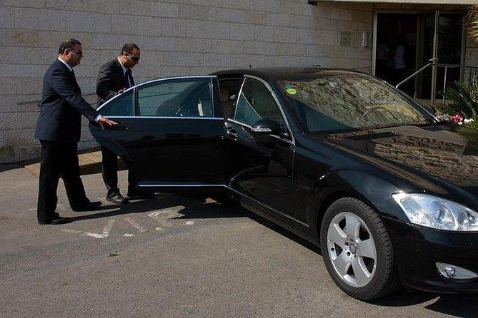 Fast Track VIP Service at TLV Ben Gurion airport in Tel Aviv, Israel - Luggage help after a long flight