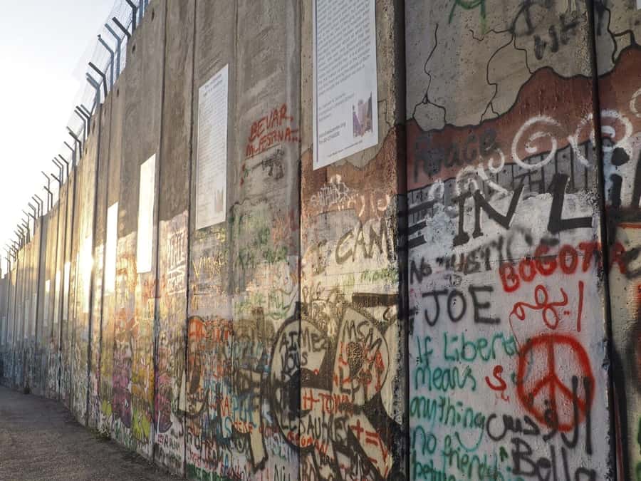 From Tel Aviv: West Bank Day Tour - Lunch at the midpoint