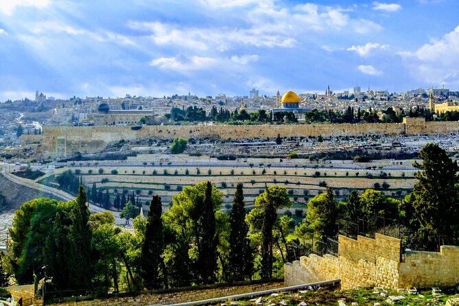 Full Day Jerusalem and Bethlehem - What the four quarters add to the walk