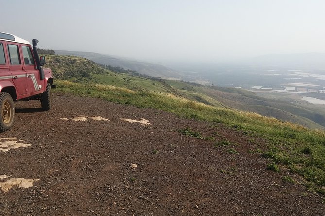 Golan Heights private site seeing Jeep Tour - Lunch in Katzrin, with choices to suit different diets