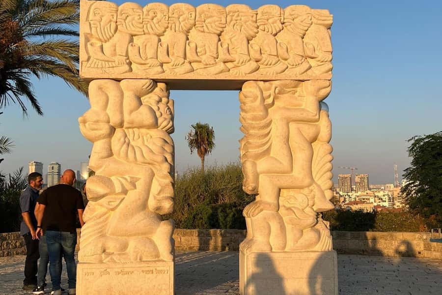 Jaffa: Old City, Port & Shuk Hapishpishim Walking Tour - The port, sea views, and the final chapter
