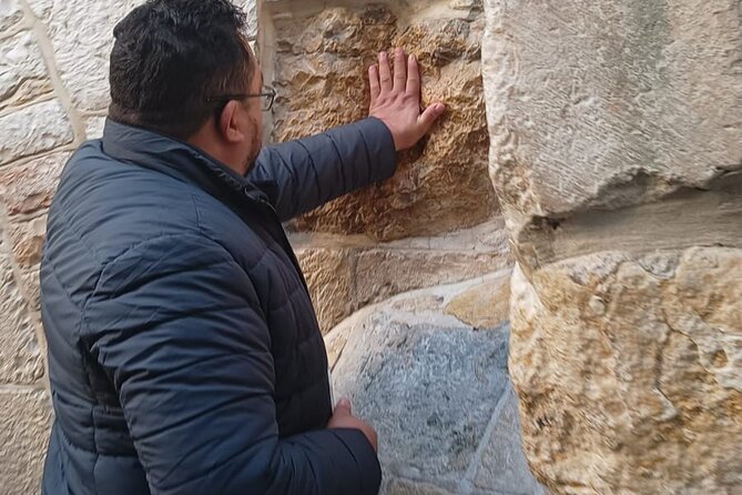 jerusalem classic tour - Inside the Church of the Holy Sepulchre