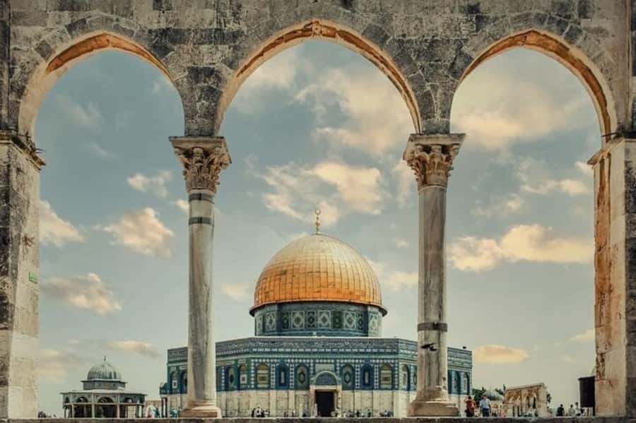 Jerusalem : Must-See Attractions Private Walking Tour - Old City lanes and the first sense of Jerusalem