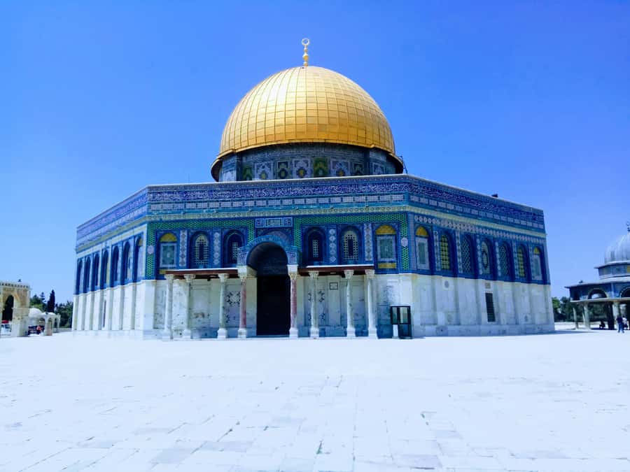 Jerusalem: Old City Private Walking Tour of Religious Sites - Dress, pace, and practical limits