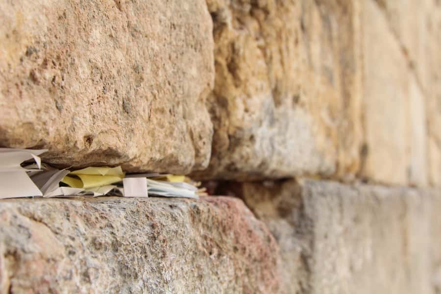 Jerusalem: Old City Shabbat Experience and Walking Tour - Hurva Synagogue and the story of rebuilding