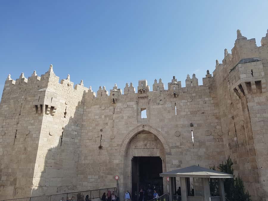 Jerusalem: Old City Walking Tour with Private Option - A walk through the Muslim market
