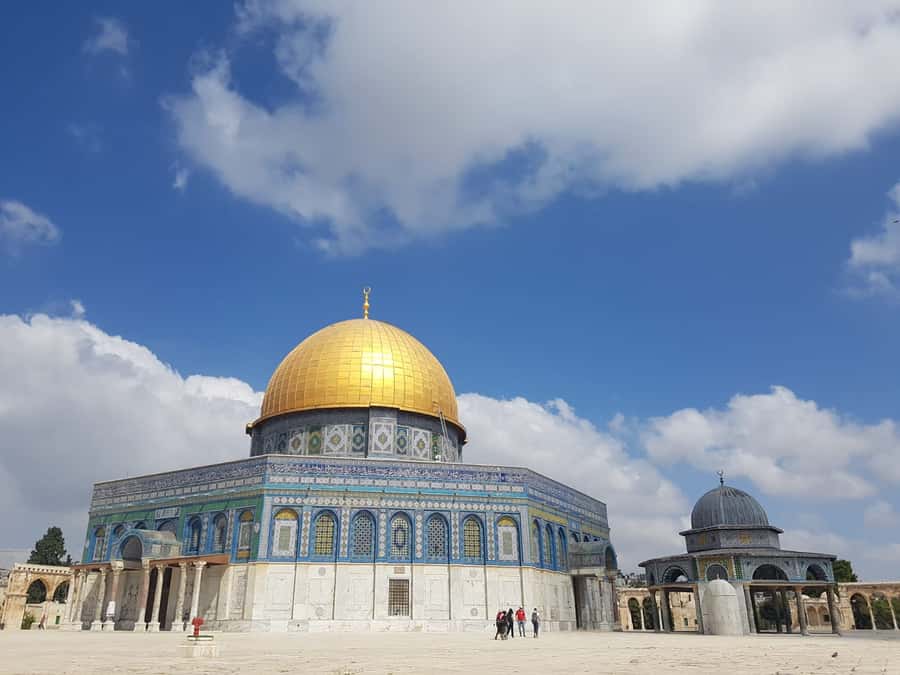 Jerusalem: Old City Walking Tour with Private Option - Walking, clothing, and daily comfort