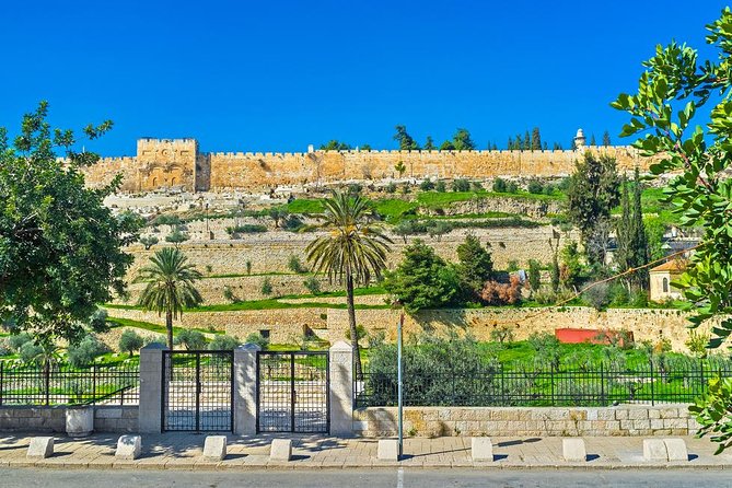 Jerusalem Temple Mount & Dome of the Rock - Walking through Jerusalem’s Old City