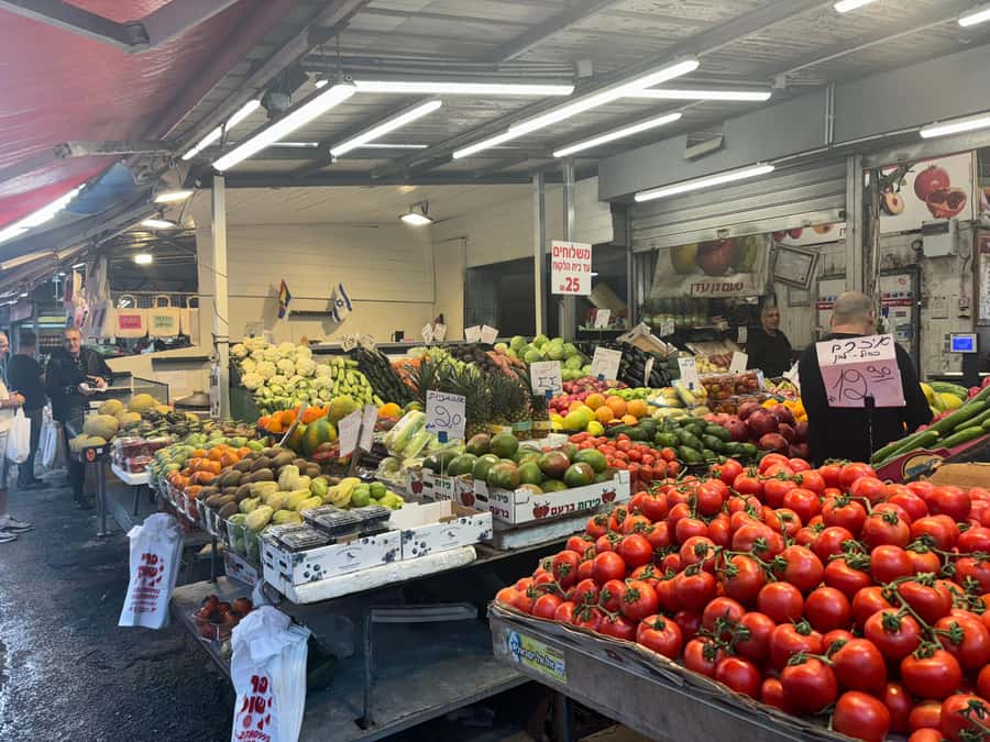 Market Mosaic: A Gastronomic Exploration of Carmel Treasures - Practical comfort: shoes, sun, and mobility