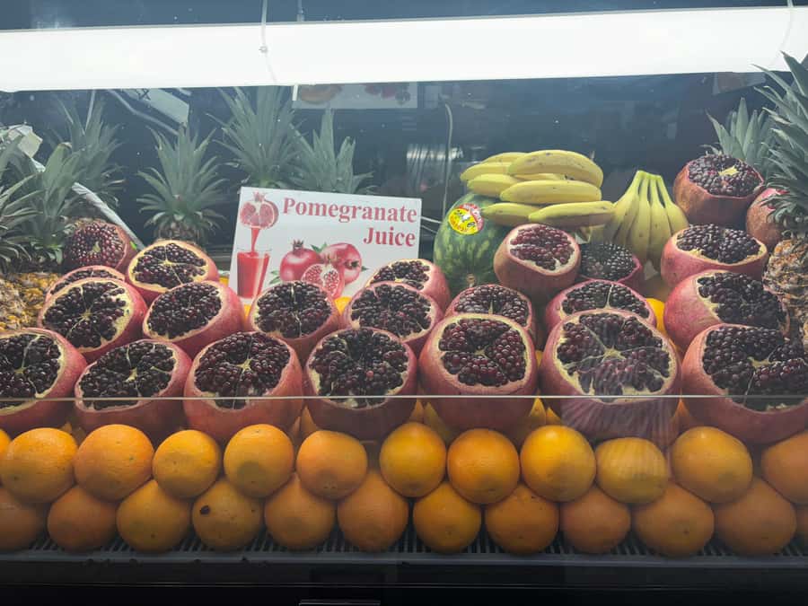 Market Mosaic: A Gastronomic Exploration of Carmel Treasures - First impressions: color, scent, and market noise