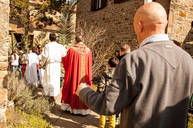 Palm Sunday in Jerusalem: Mass at Bethpage and Via Dolorosa Procession with Transport from Tel Aviv - Chapel of the Ascension and Dominus Flevit