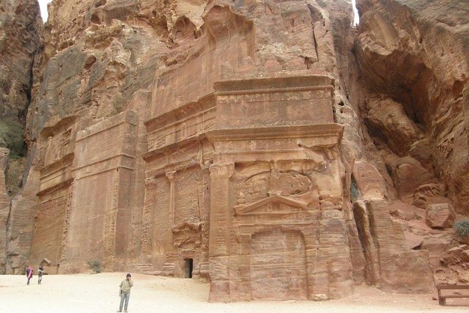 Petra - 1 Day From Eilat - Entering Petra through the Siq