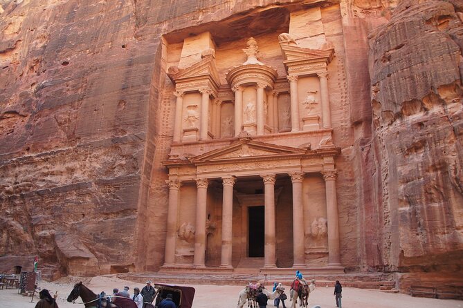 Petra 1-Day Tour from Eilat + FREE Traditional Lunch - The 7:15 am pickup and the road to Jordan