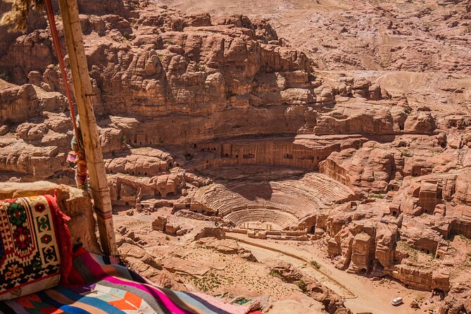 Petra 1-Day Tour from Jerusalem with FREE Authentic Lunch - The long road to Petra