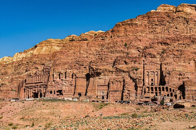 Petra 1-Day Tour from Tel Aviv with FREE Authentic Lunch - The Treasury and Petra’s main monuments