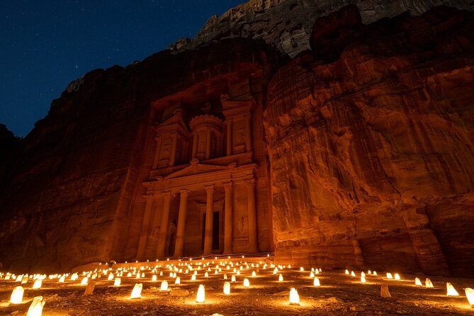 Petra 2 Day Tour from Tel Aviv + FREE Authentic Lunch - Entering Petra through the Siq