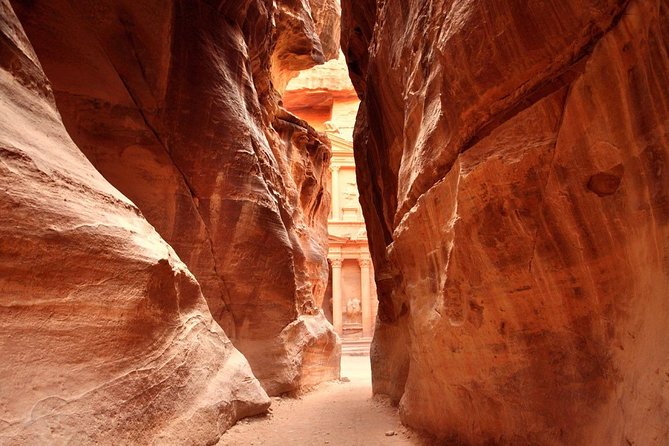 Petra and Wadi Rum 2 Days 1 Night Tour from Eilat Border - Crossing from Eilat into Jordan