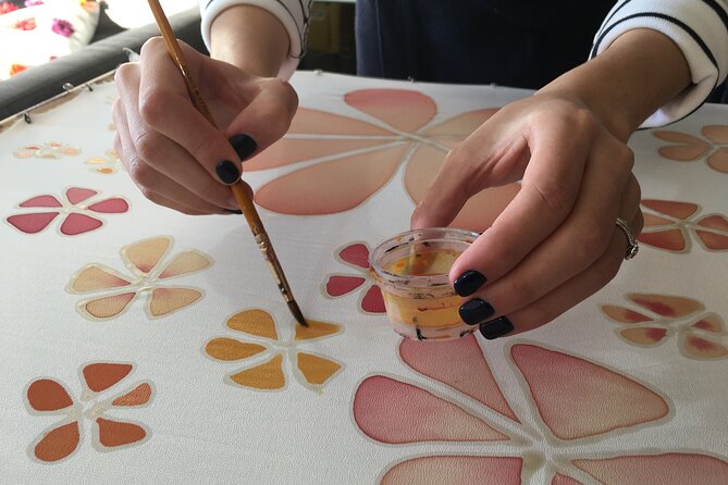 Private Silk Painting Workshop in Jerusalem - Create a scarf - - The 70 by 70 centimeter silk piece