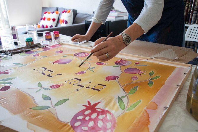 Private Silk Painting Workshop in Jerusalem - Create a scarf - - Choosing a pattern before the paint comes out