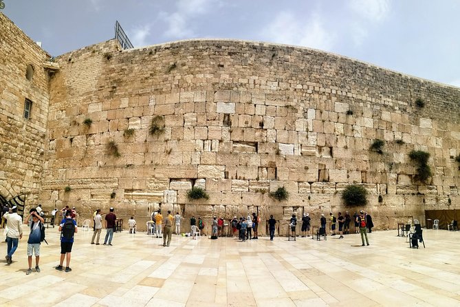 Private Tour: Old City of Jerusalem Christianity Tour - One hour inside the Church of the Holy Sepulchre