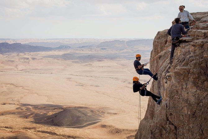 Rappelling Down the Ramon Crater Cliff - Key Points About the Ramon Crater Rappel