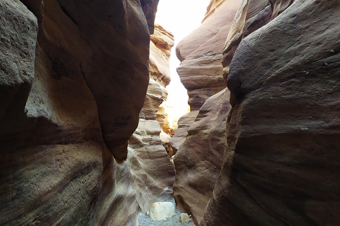 Red canyon jeep tour in Eilat - The Red Canyon walk takes effort