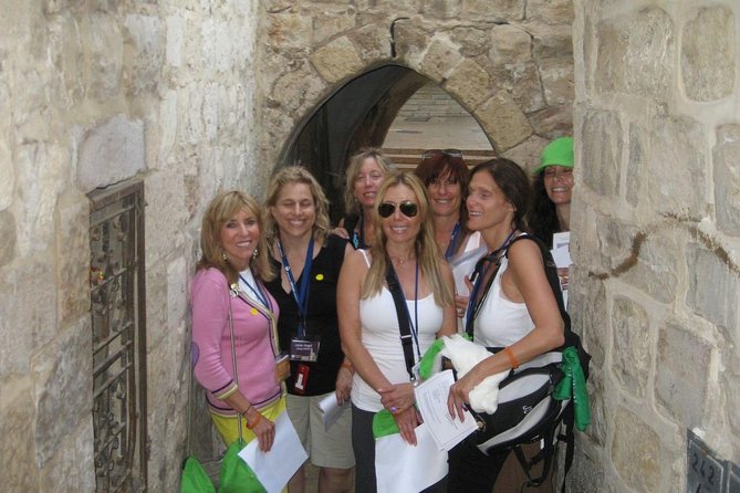 ScaVentures! Have fun, explore and discover! - Old City routes turn familiar stones into clues