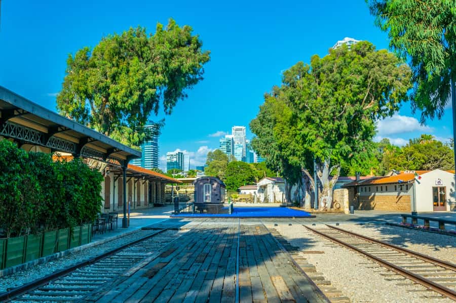 Tel Aviv: Florentin Saturday Walking Tour - Neve Tzedek’s quieter streets and restored homes
