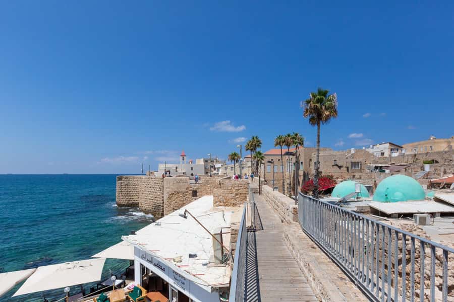 Tel Aviv/Jerusalem: Caesarea, Haifa & Akko Day Tour - What the guide adds to a packed schedule