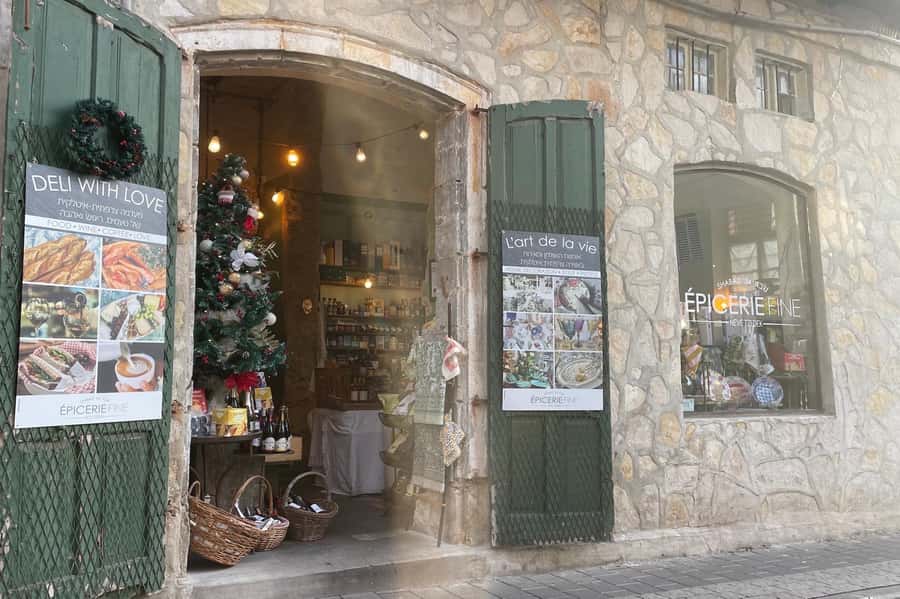 Tel Aviv: Neve Tzedek Cultural Walking Tour - Guide Quality and Group Size