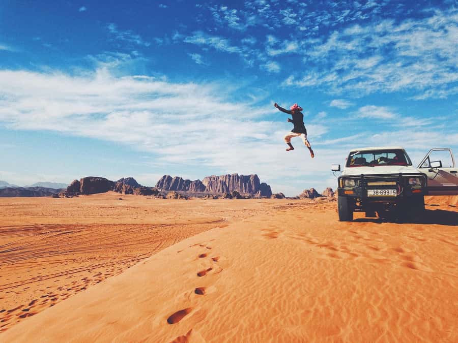 Tel Aviv: Petra & Wadi Rum 2-Day Glamping Trip with Flights - Flying from Tel Aviv to the Jordanian border