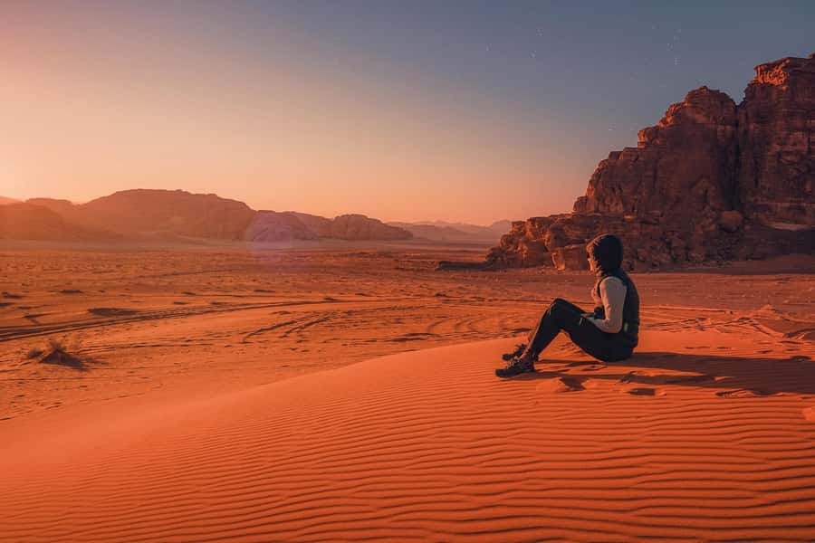 Tel Aviv: Petra & Wadi Rum 2-Day Glamping Trip with Flights - Petra through the Siq to the Treasury
