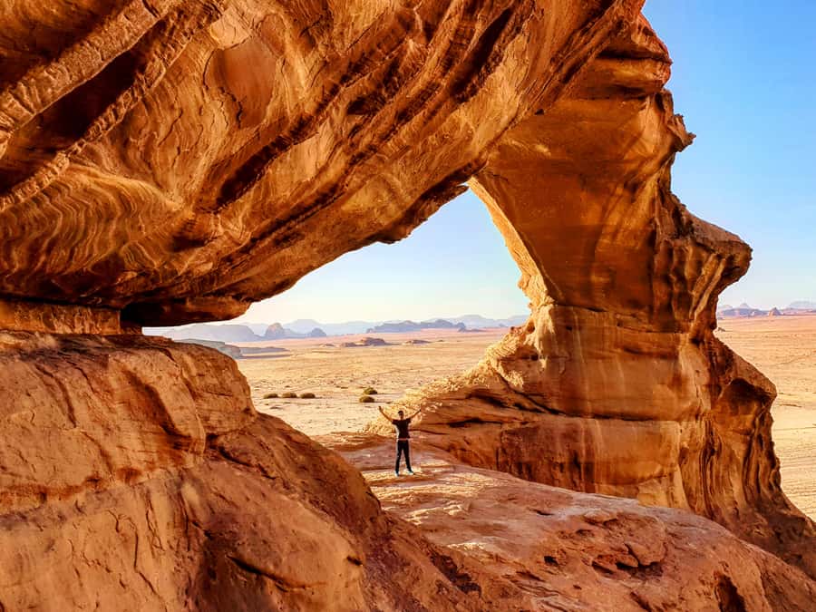Tel Aviv: Petra & Wadi Rum 2-Day Glamping Trip with Flights - Aqaba: pretty streets, a castle, and a choice