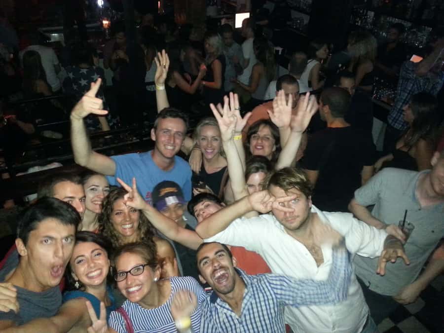 Tel Aviv: Pub Crawl with 4 Stops and Free Shots - Timing, age rules, and practical preparation