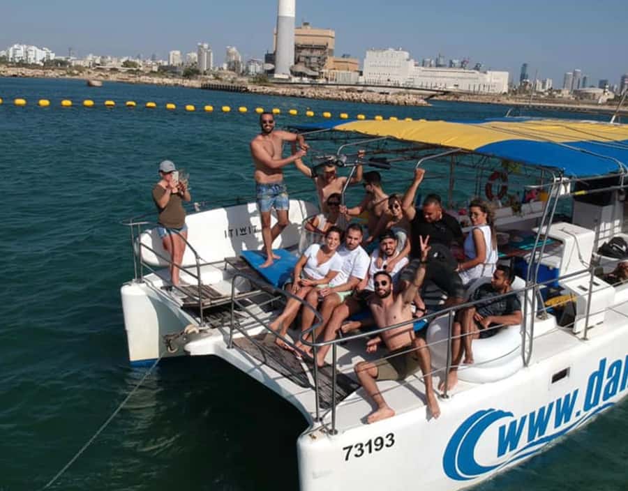 Tel Aviv: Skyline Boat Cruise with stop for water activities - Key points at a glance