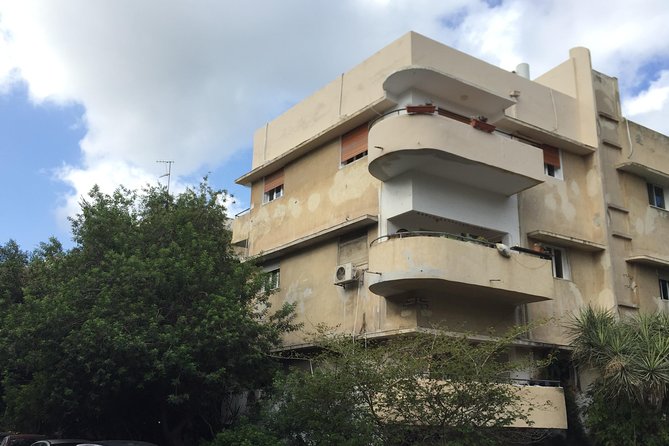 The White City: A Self-Guided Audio Tour of the History of the Bauhaus Style - Where the experience has limits