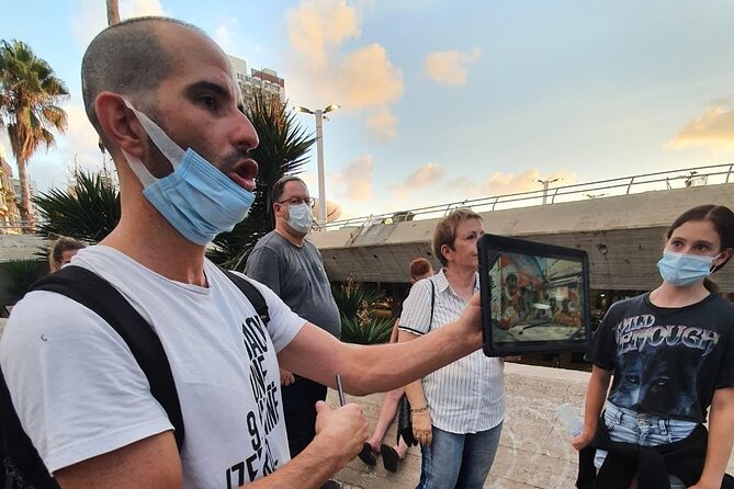 Walking Graffiti Tour with Augmented Reality in Tel Aviv - Eight works, eight stories about Tel Aviv