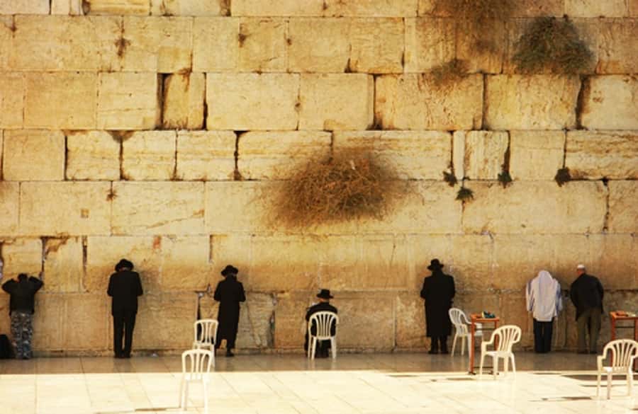 Walking Jerusalem in Russian - Walking the Via Dolorosa adds structure to the visit